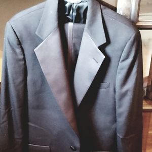 Brooks  Brothers men's Tuxedo